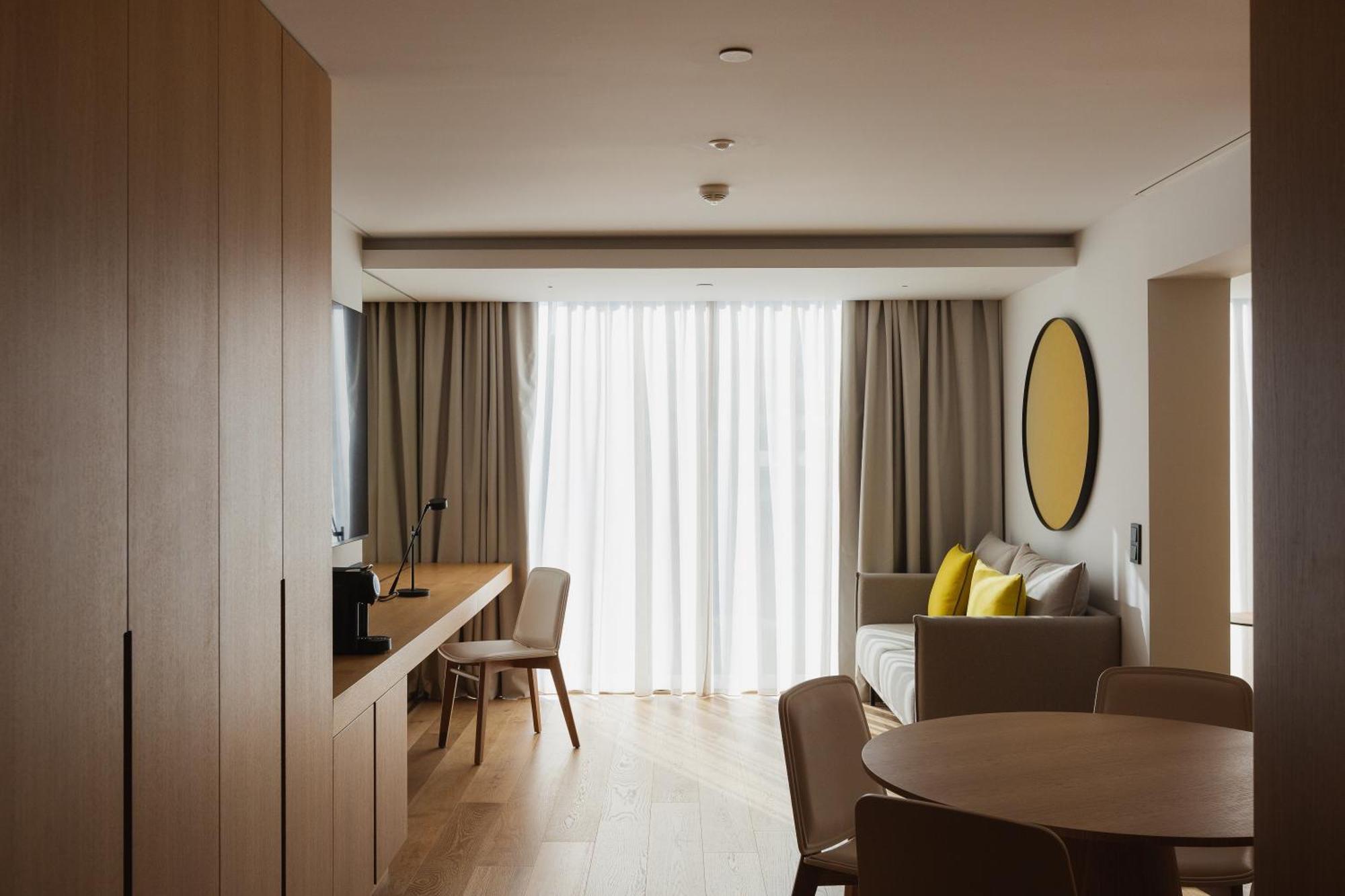 Lumen Hotel & The Lisbon Light Show Стая снимка