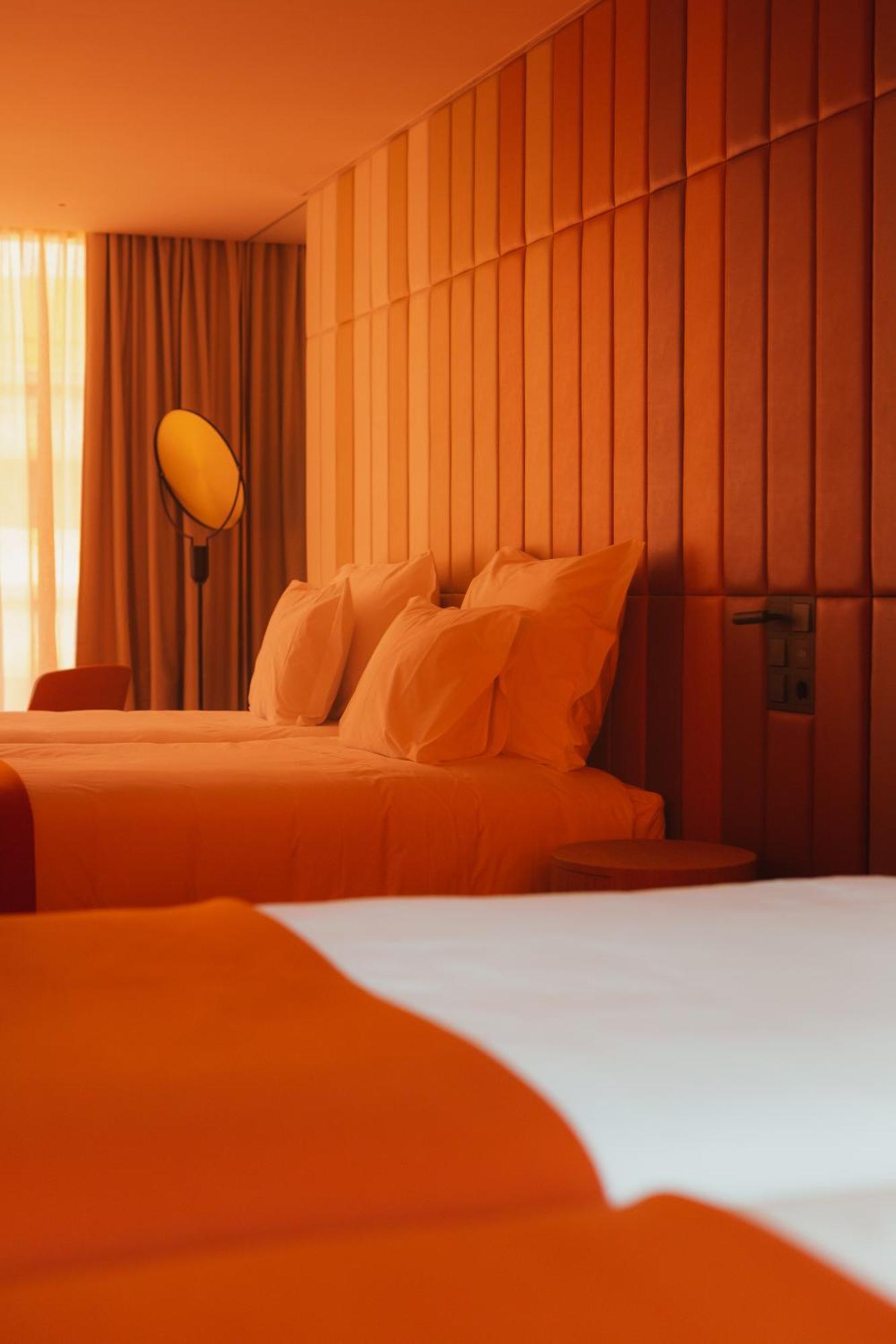Lumen Hotel & The Lisbon Light Show Стая снимка