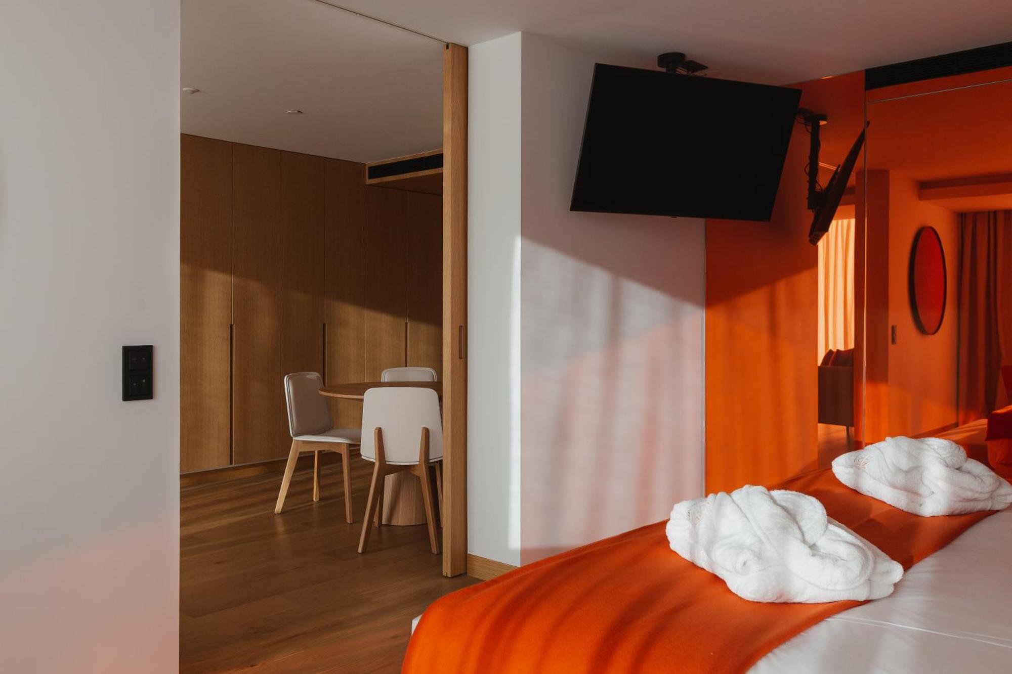 Lumen Hotel & The Lisbon Light Show Стая снимка