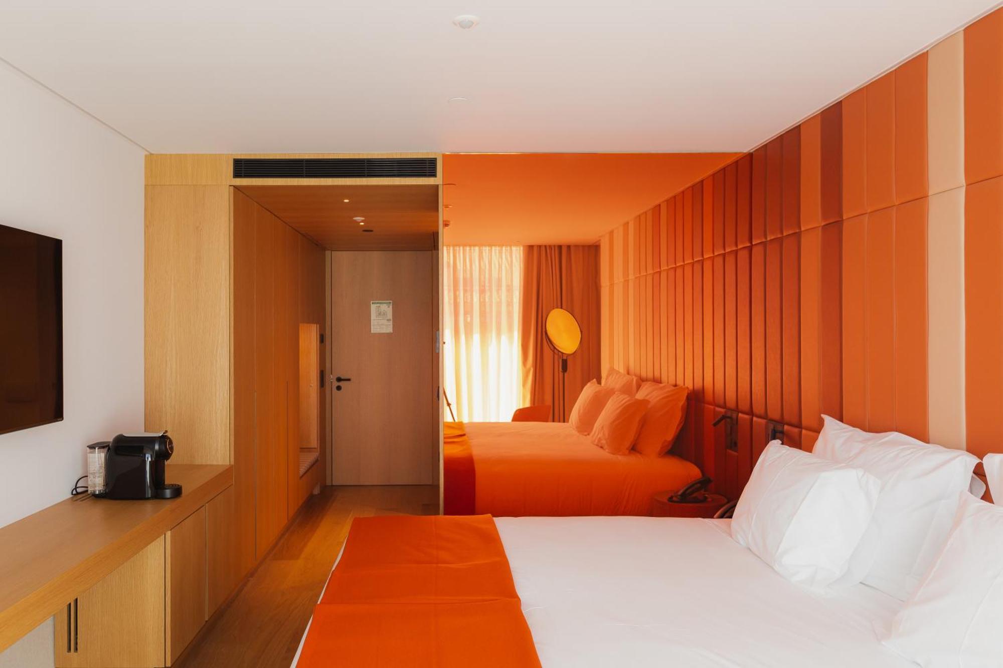 Lumen Hotel & The Lisbon Light Show Стая снимка