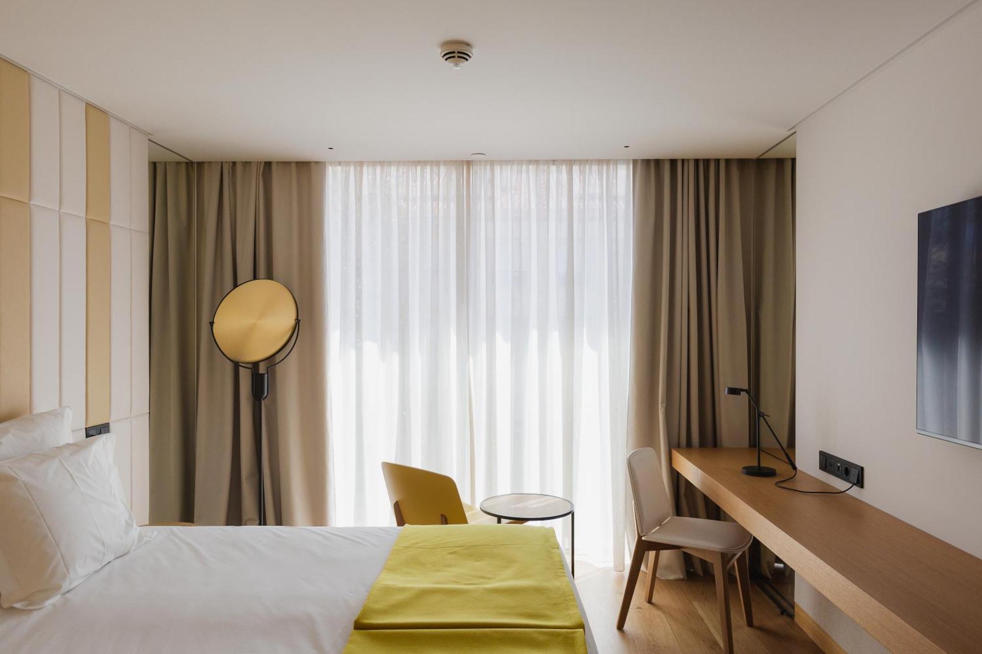 Lumen Hotel & The Lisbon Light Show Стая снимка