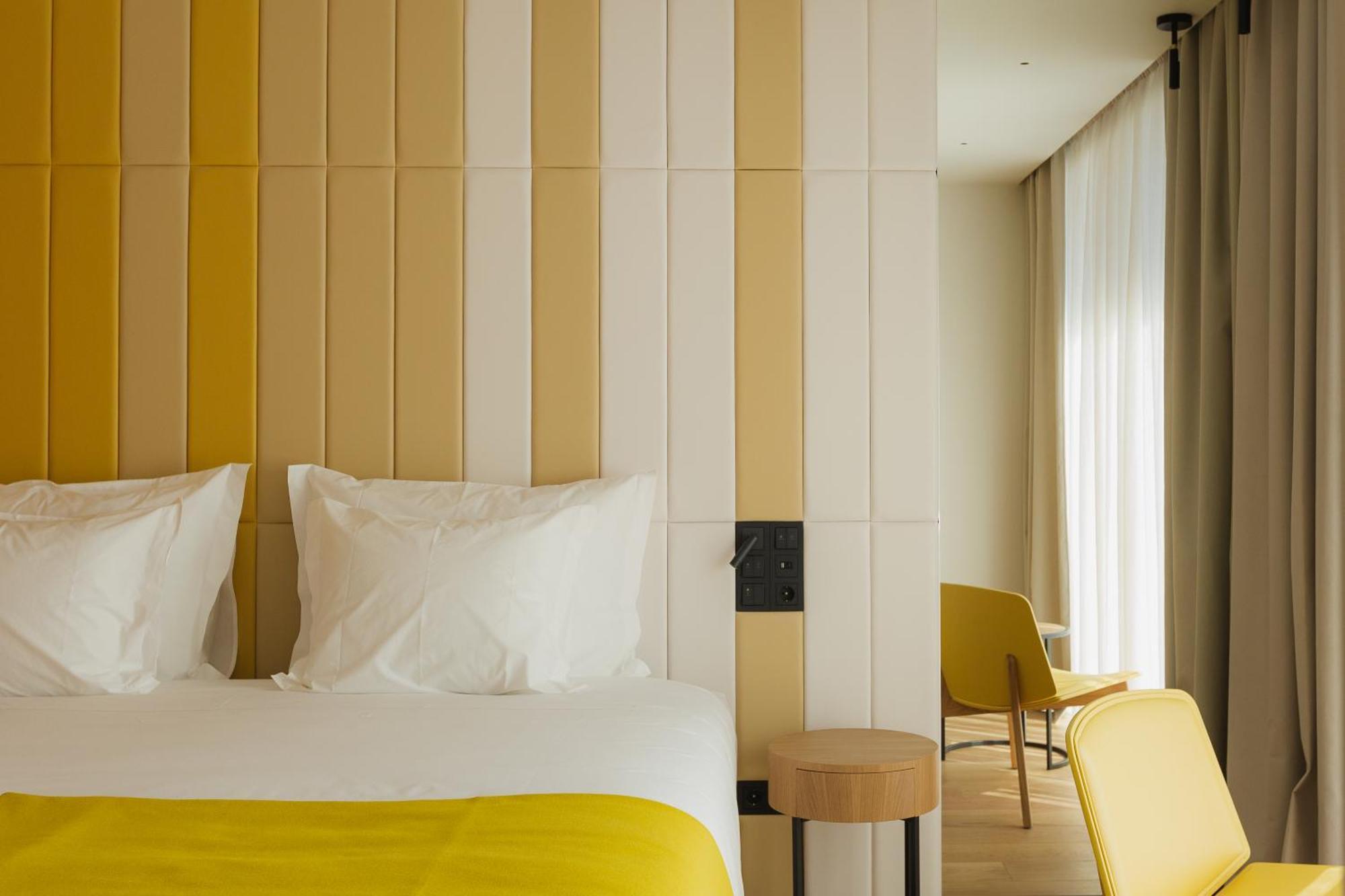 Lumen Hotel & The Lisbon Light Show Стая снимка